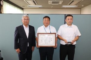 優良農協カントリーエレベーター表彰受賞報告の様子