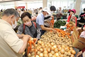 野菜詰め放題コーナーの様子