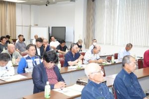 参加した代表者や構成員など50人の様子